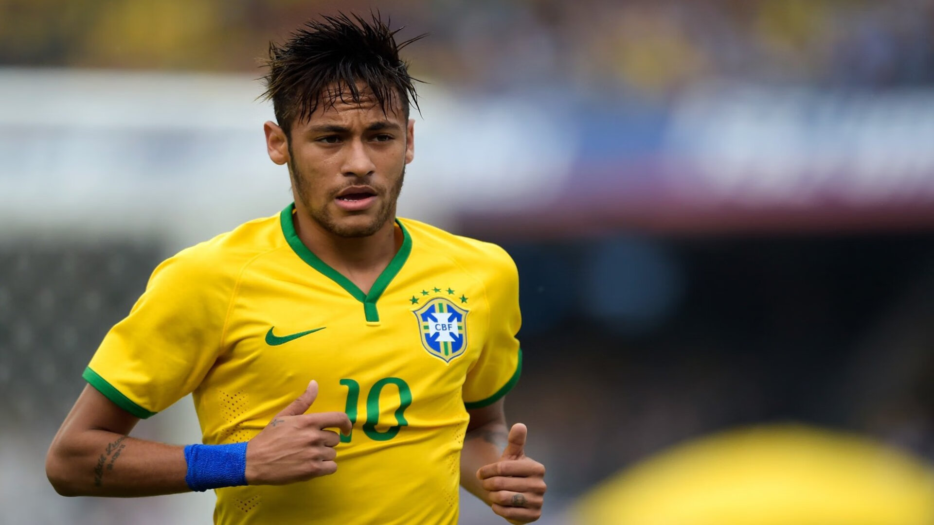 拉尼·帕利斯特冲刺瞬间吸引全场目光,帕尼尼利拉德